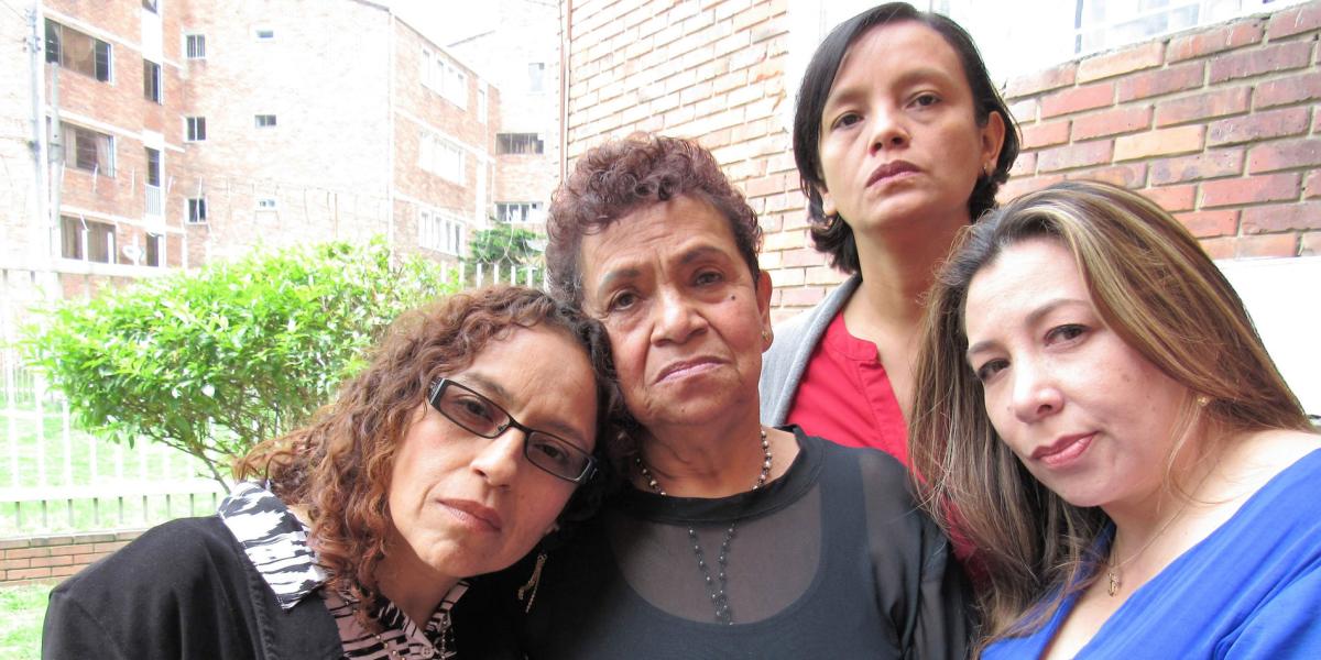 Estas son las cuatro mujeres de Herledy. De izquierda a derecha: Janeth López, hermana; Rosa Delia Hernández, madre; Marcela López, hermana, y Pilar Rodríguez, su pareja.