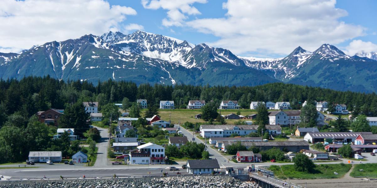 Anchorage (Estados Unidos). De esta ciudad del estado de Alaska, NatGeo recomienda sus maravillosos paisajes naturales y la posibilidad de realizar diversidad de deportes extremos.