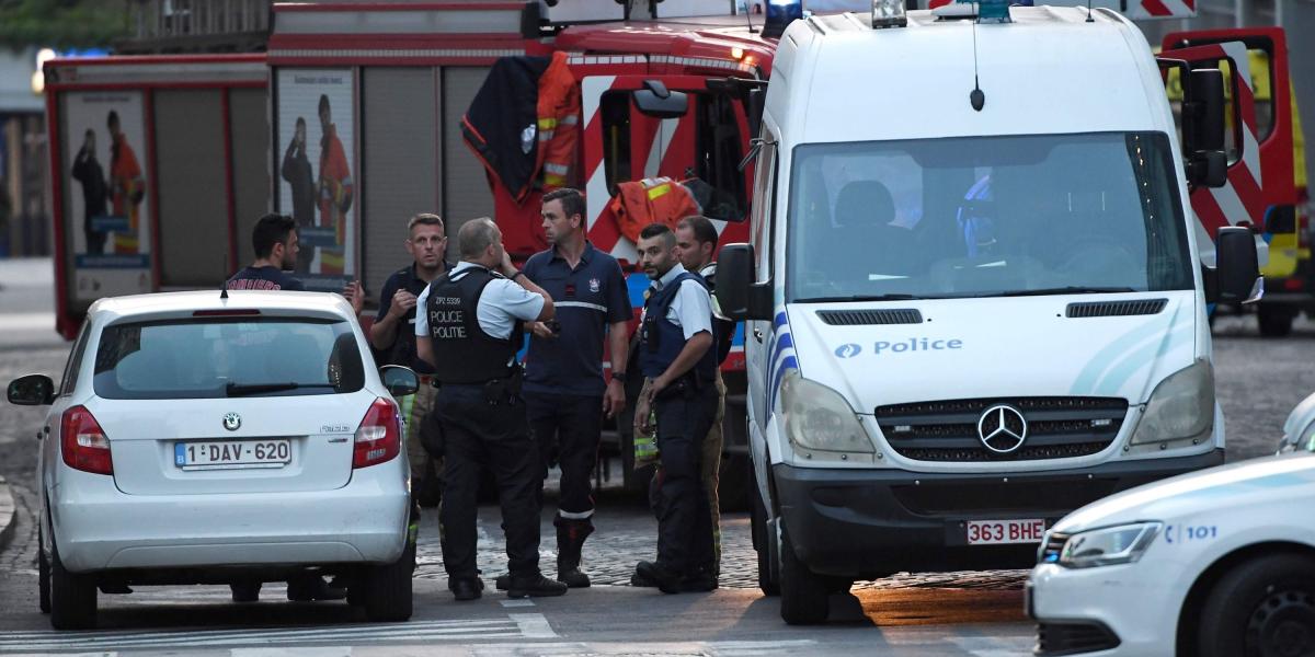 Autoridades belgas cerraron las calles cercanas a la estación central de trenes de Bruselas, después de que una explosión tuvo lugar.