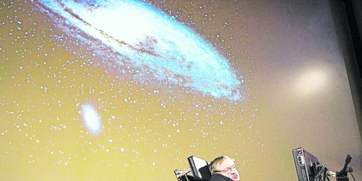 Hawking aseguró que "un nuevo y ambicioso programa espacial" podría unir a los países competitivos en un 
solo objetivo y "despertaría en jóvenes el interés en la astrofísica y la cosmologia".