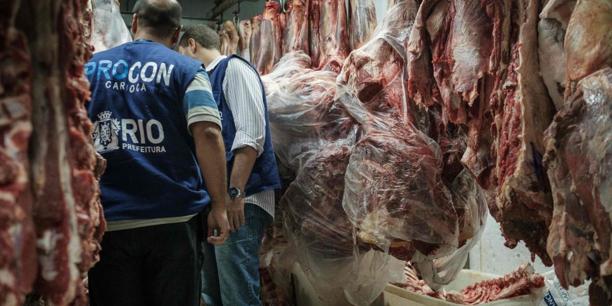 Brasil recibió ahora un duro golpe, pues Estados Unidos suspendió las compras de carne.