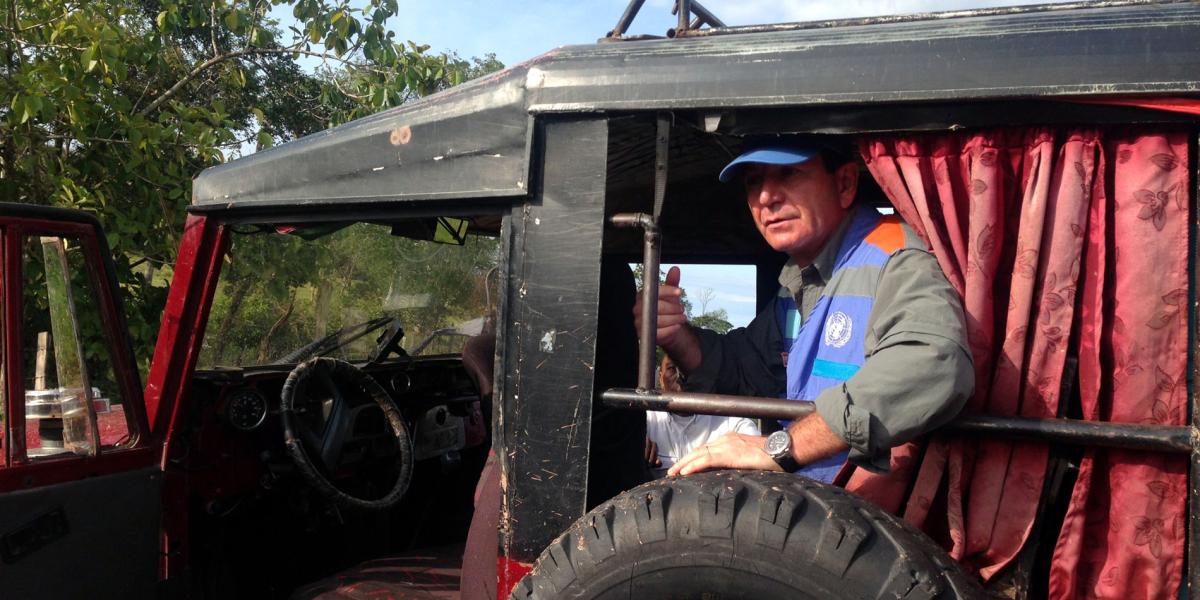 El general Javier Pérez Aquino ha viajado cada semana a los sitios de desarme de las Farc.