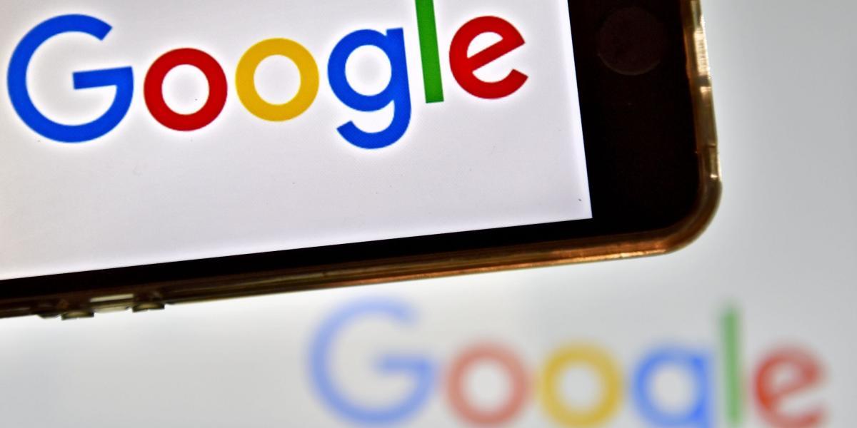 Google encargó esa encuesta a Ipsos, en la que se les preguntó a 1000 personas entre los 16 y 55 años acerca de sus hábitos y necesidades alrededor de las búsquedas en internet.