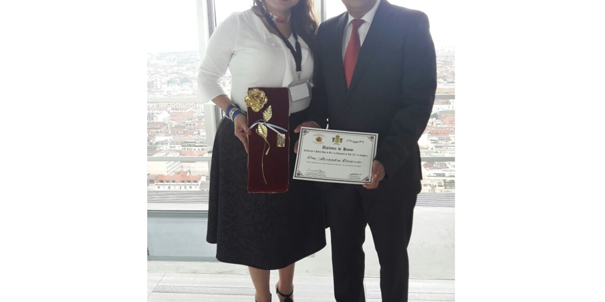 Alexandra Virviescas Castro Personera delegada de la Unidad para la Protección del Interés Público recibió la distinción.