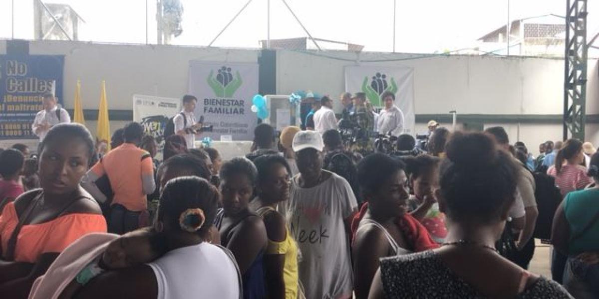 3.300 ciudadanos se han acercado al coliseo La Misional en pleno centro de Tumaco durante esta semana, para inscribirse a los programas del Gobierno como Jóvenes en Acción, Familias en Acción.