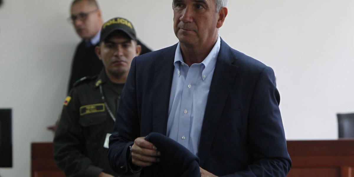 El exsecretario de Seguridad, Gustavo Viillegas, es acusado por los delitos de concierto para delinquir agravado y omisión de  denuncia de particular.
