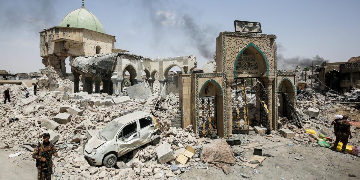 La llamada ‘Torre de Pisa iraquí’, donde el jefe del grupo terrorista Estado Islámico, Abu Bakr al-Baghdadi, proclamó su califato en julio del 2014, fue destruida con artefactos explosivos el 21 de junio de ese mismo año.