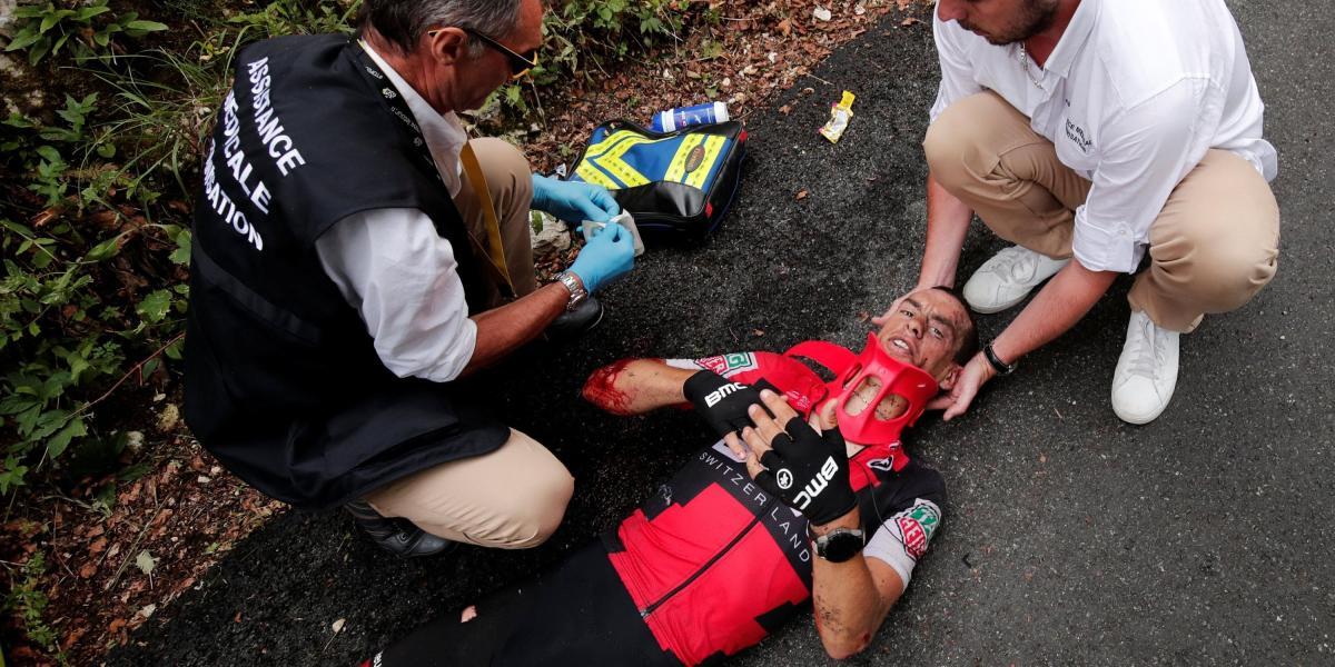 Richie Porte se recupera del fuerte accidente en el Tour.
