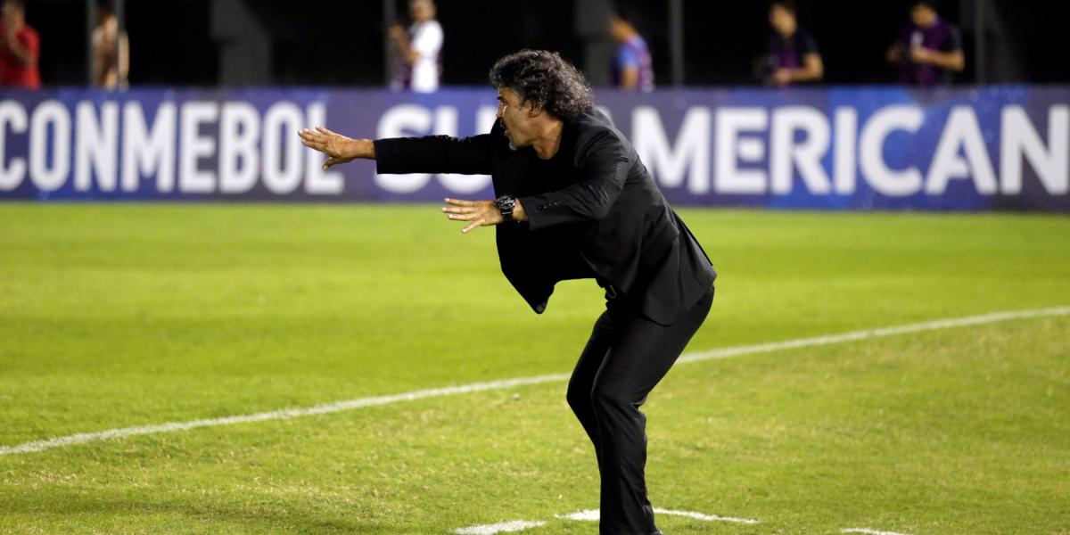 El entrenador colombiano Leonel Álvarez pudo sumar con su equipo, el Cerro Porteño, sus primeros tres puntos en la Copa Surameriacana.