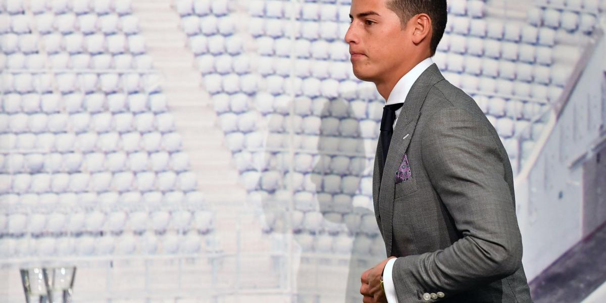 El elegante atuendo de James Rodríguez en su presentación en el Bayern.