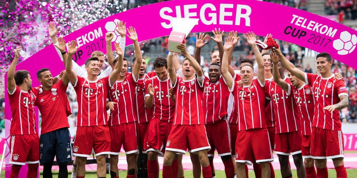 Bayern Múnich celebra el título de la Telekom Cup.