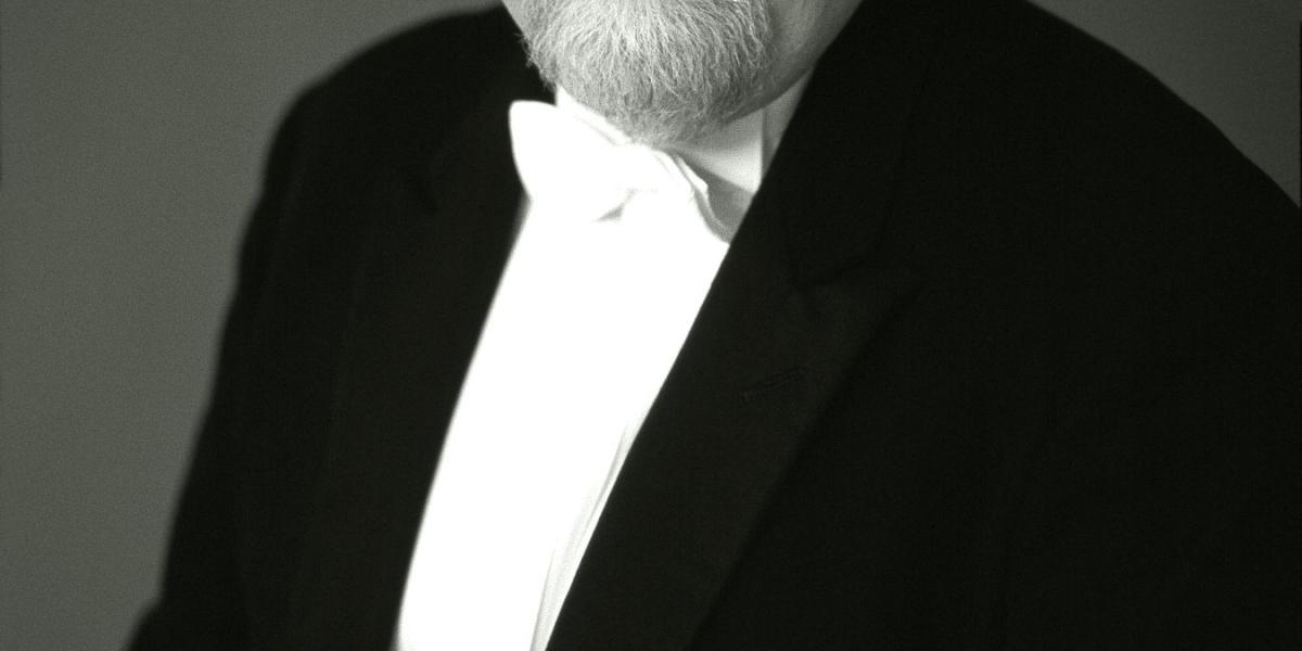El pianista inglés Peter Donohoe.