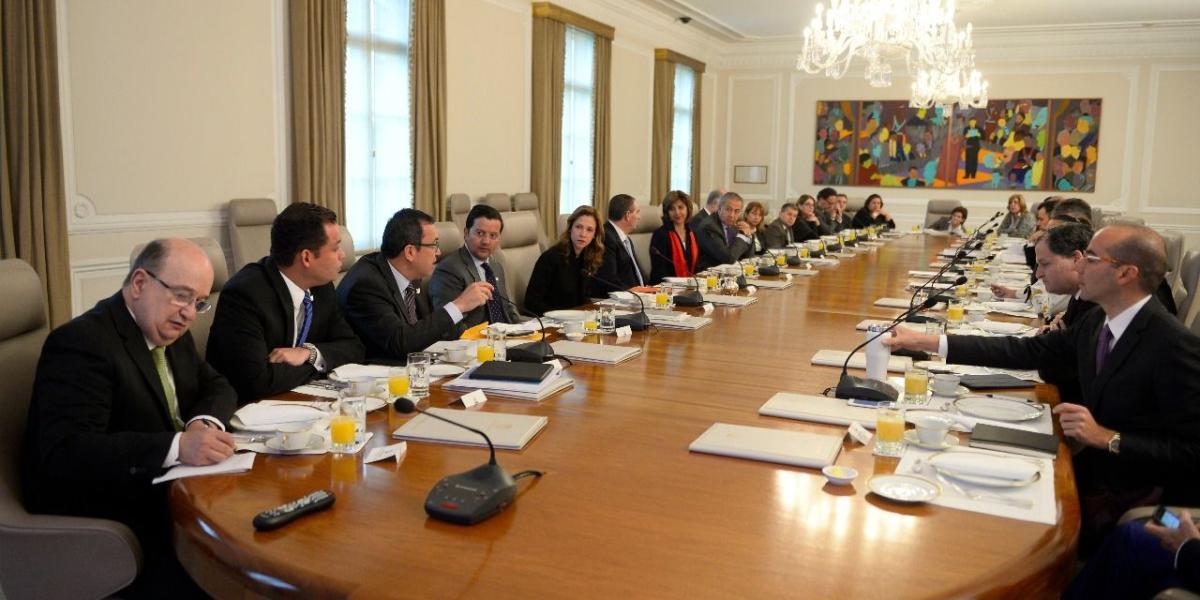 Reunión previa a la entrega de la renuncia protocolaria por parte del gabinete de Ministros.