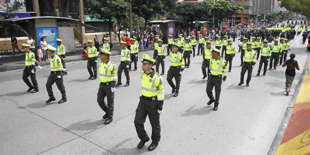 Hoy se realizó por las calles de Medellín es desfile militar del 20 de julio. El parque de Bolívar, la avendia Oriental y la calle San Juan fue el escenario por donde desfilaron las Fuerzas Militares.