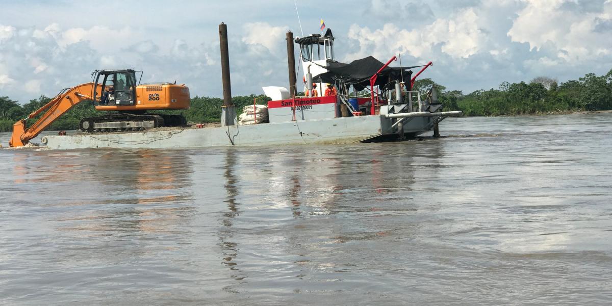 El contrato para el dragado de mantenimiento del canal navegable del río se hizo por 4 meses.
