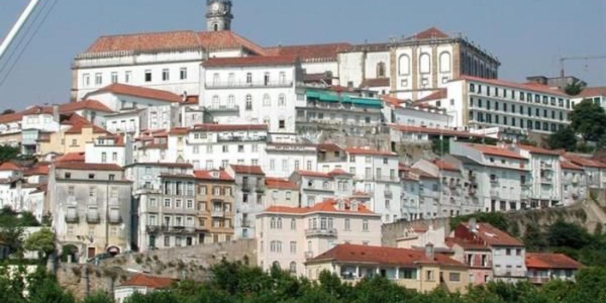 Panorámica de la ciudad de Coimbra, en Portugal.