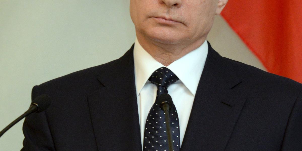 Luego de conocerse las sanciones, el presidente de Rusia, Vladimir Putin, dijo que el país respondería a la "insolencia" de EE. UU.