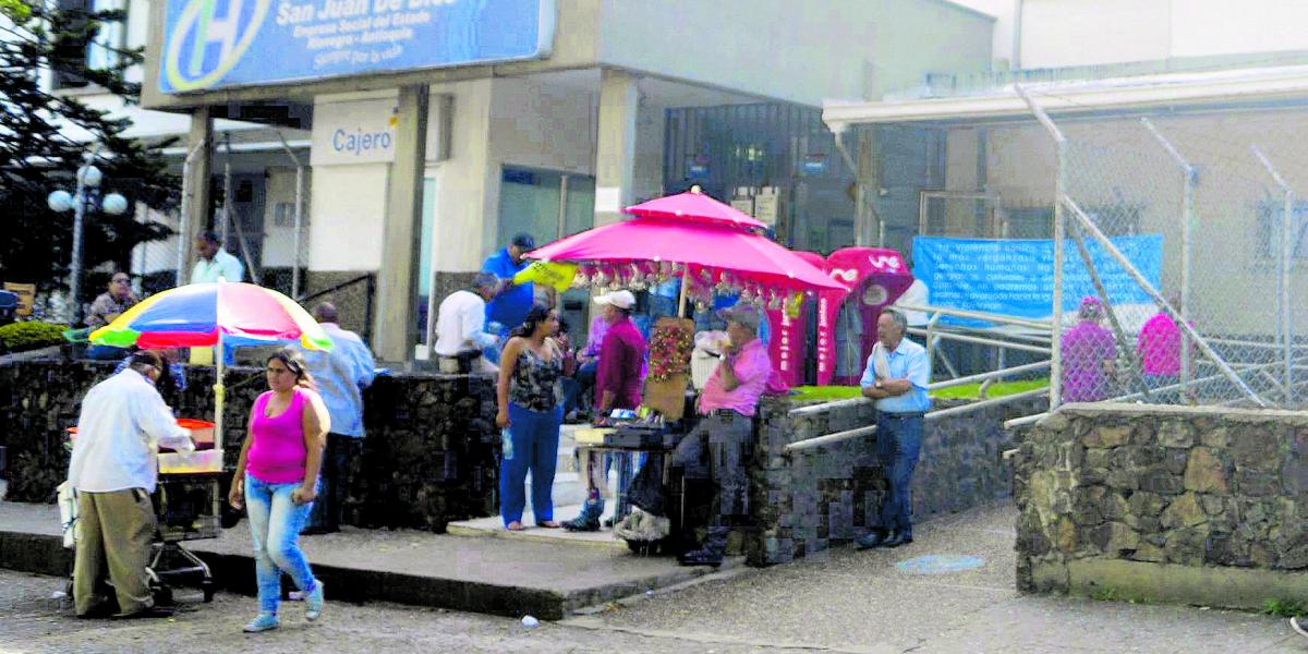 El Hospital San Juan de Dios, de segundo nivel de complejidad, tiene una cartera de 40.000 millones de pesos, pero no fue declarado en riesgo por ministerios de Hacienda y Salud.