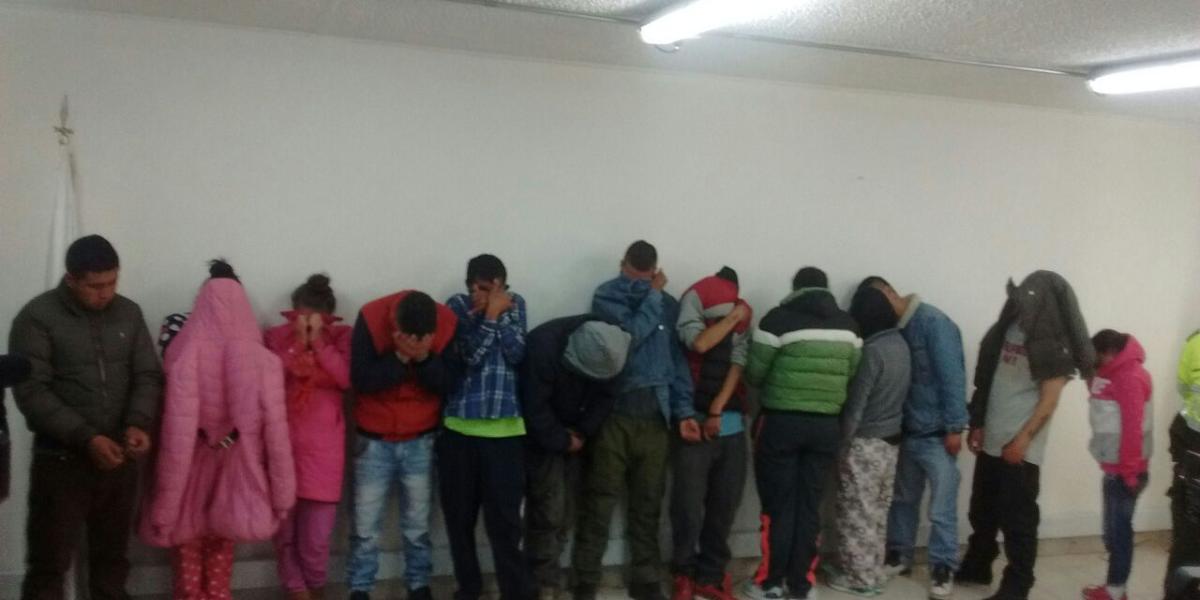 El operativo fue coordinado por un fiscal de la unidad de antinarcóticos de la dirección seccional de Bogotá, en donde participaron investigadores y agentes del CTI y la Policía, quienes realizaron 15 allanamientos y capturas en Bogotá y en vecino municipio de Soacha en Cundinamarca.