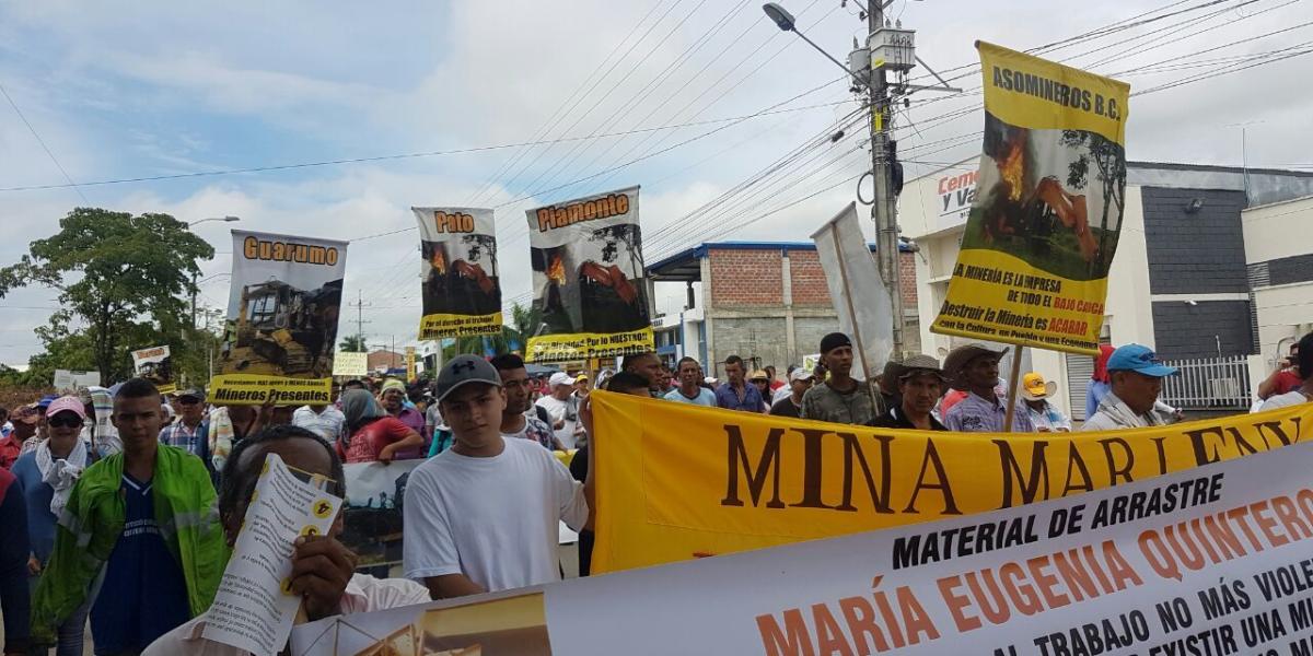 El pasado sábado se realizó una marcha en protesta a las condiciones de comercialización que tienen parada la producción de oro en esta subregión de Antioquia.