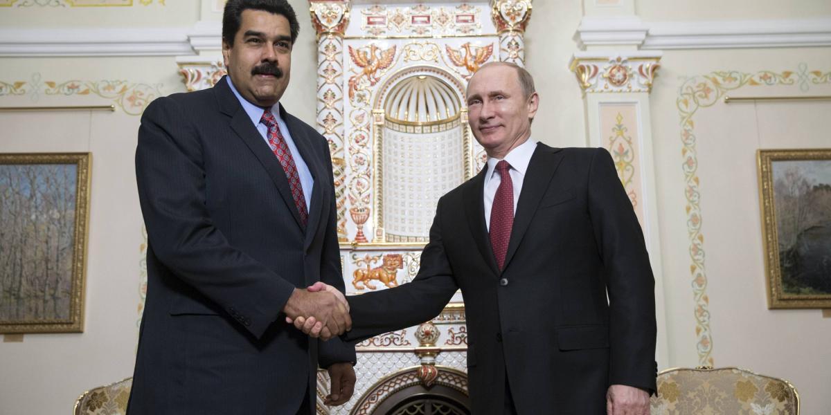 El presidente de Rusia, Vladimir Putin, es otro de los que apoya públicamente la Constituyente de Maduro. En el plano económico, se sabe que la compañía petrolera rusa Rosneft ha prestado entre 4.000 y 5.000 millones de dólares en los últimos años a la venezolana Pdvsa. El mismo presidente de Rosneft ha dicho que la empresa "no saldría de ese país".