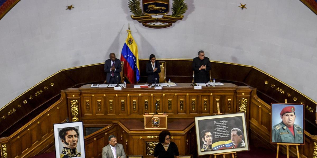 La Asamblea Constituyente se tomó ayer todos los espacios del parlamento venezolano en Caracas, y la Guardia Nacional prohibió la entrada de diputados opositores.