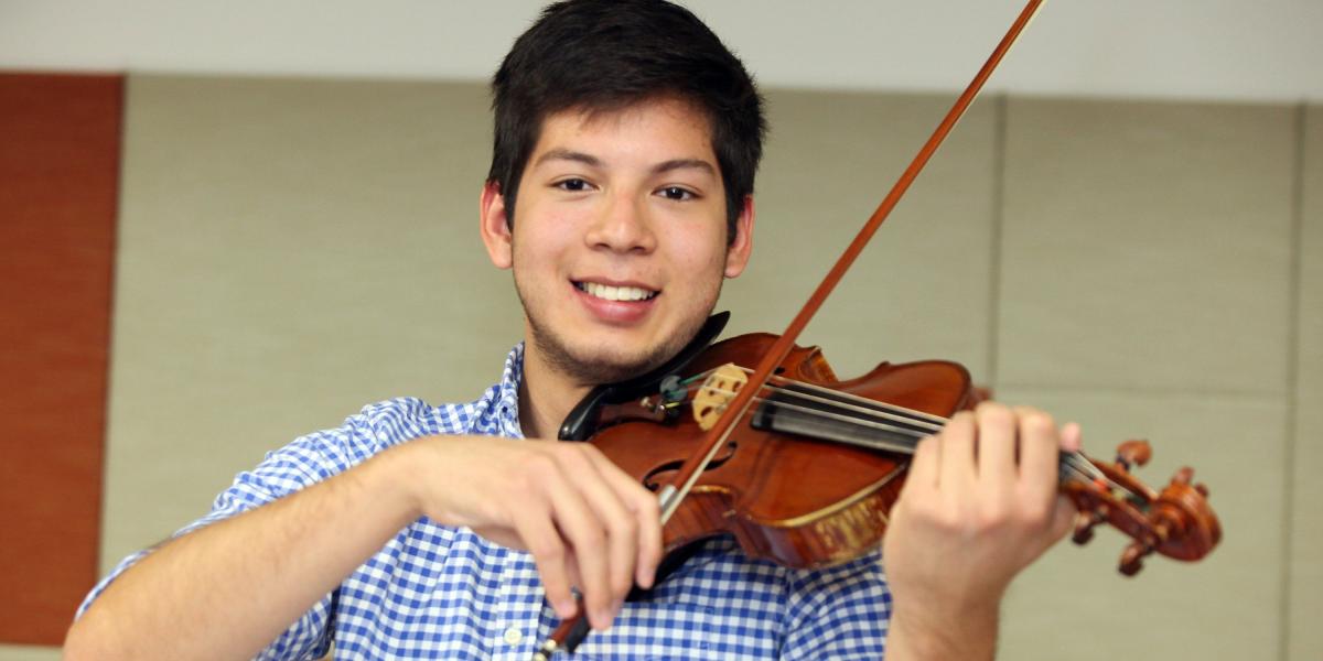 El caleño Daniel Guevara forma parte de los 120 músicos de la Orquesta Joven de EE. UU.