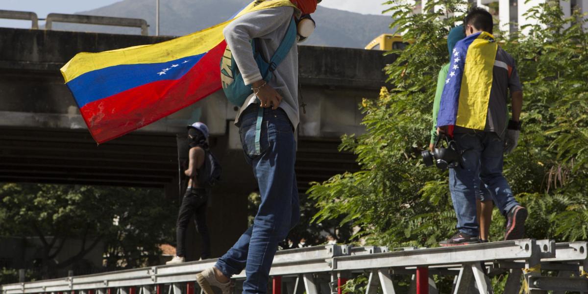 Este sábado, marcharon en Caracas contra las condenas del TSJ a dos alcaldes de la ciudad, opositores del gobierno de Nicolás Maduro.