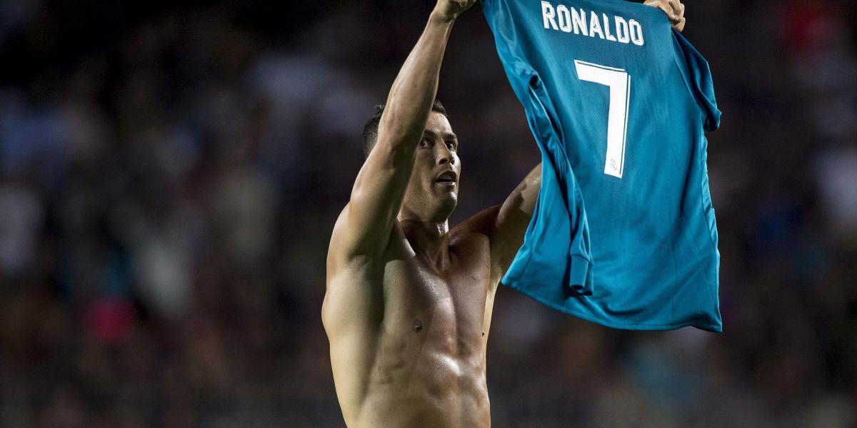 Cristiano Ronaldo celebra su gol contra Barcelona.