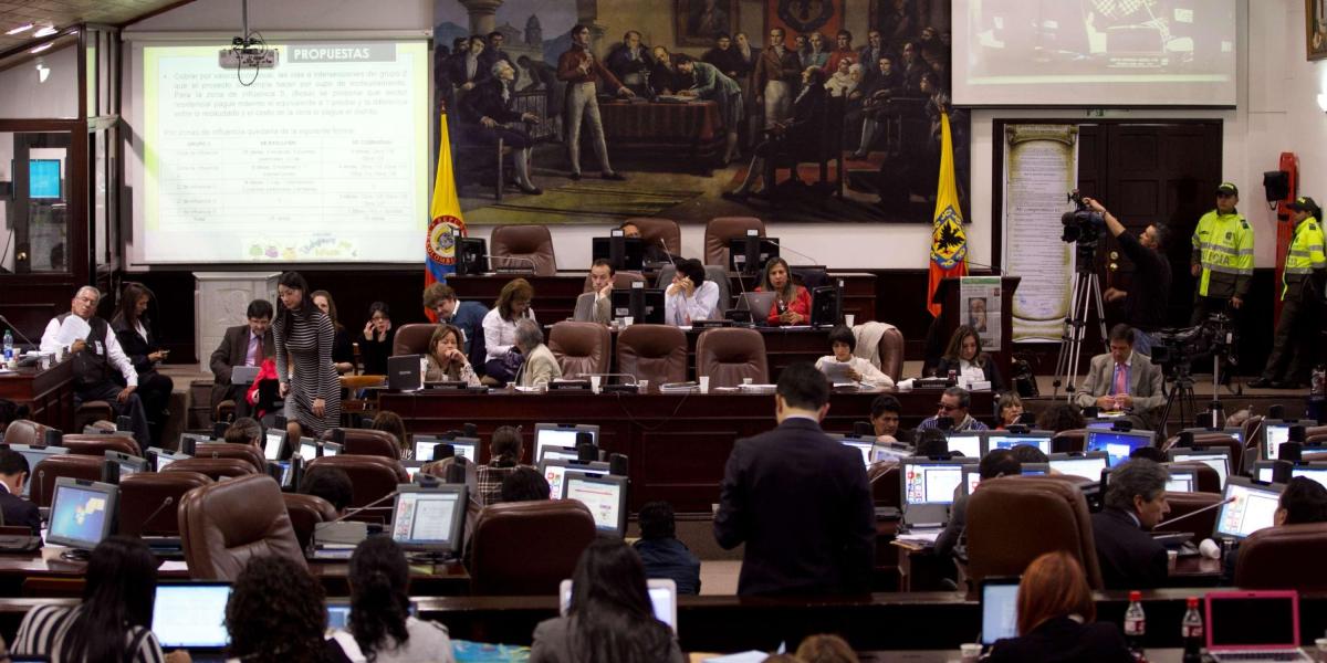 El Alcalde Mayor de Bogotá, Enrique Peñalosa,  radicó hoy ante el Concejo de la ciudad un proyecto de acuerdo para solicitar un nuevo cupo de endeudamiento por 6,9 billones de pesos.