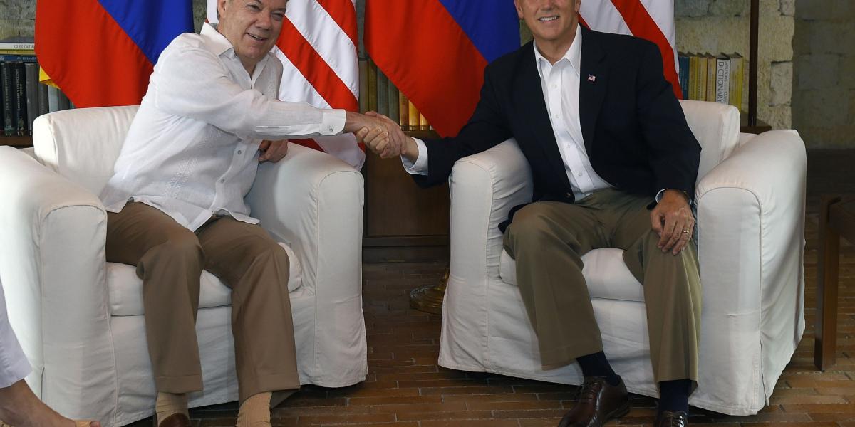El presidente Juan Manuel Santos y el vicepresidente Mike Pence, el domingo en Cartagena.