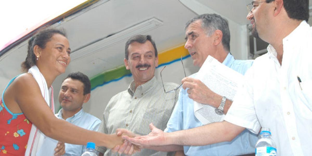 Jaime Gutiérrez Ángel, primero a la izquierda, fue alcalde de La Dorada hace 12 años.