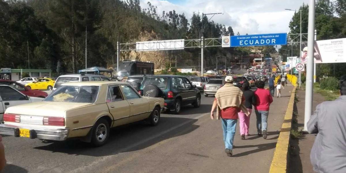 Se estima que cada día cerca de 1.000 venezolanos cruzan por Ipiales la frontera hacia Ecuador.