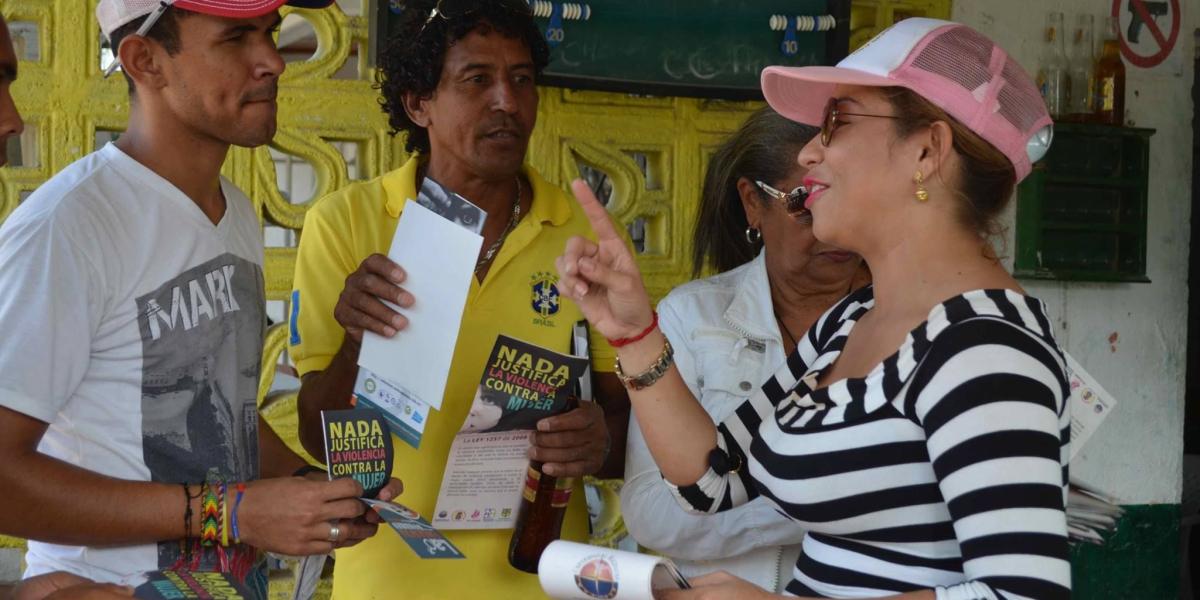 Con puerta a puerta en barrios, capacitaciones y marchas han logrado visibilizar y prevenir violencia contra la mujer en Santa Marta y otros municipios del Magdalena.