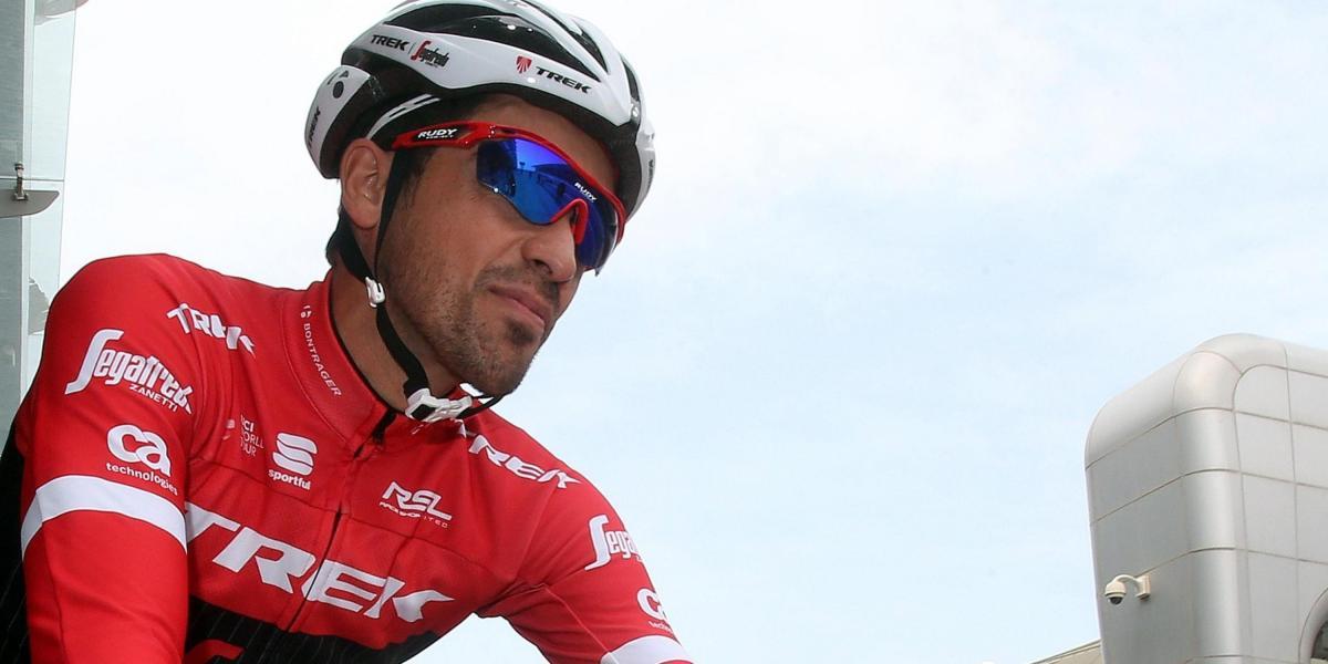 El español Alberto Contador anunció que está será su última Vuelta antes de su retiro del ciclismo profesional. Contador ha ganado esta carrera en tres oportunidades (2008, 2012 y 2014), por lo que es uno de los principales rivales. El ciclista tendrá como gregario de lujo en el Trek al colombiano Jarlinson Pantano.