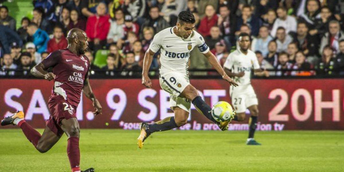 Radamel Falcao anotó el gol de la victoria para Mónaco.