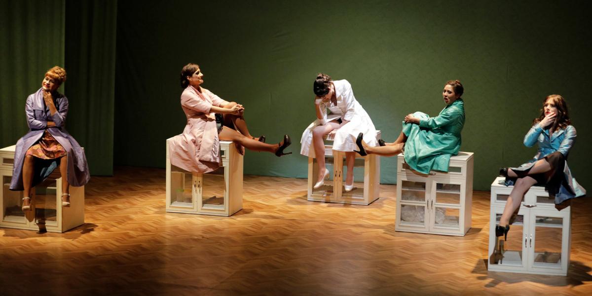La obra es protagonizada por Ana María Sánchez, Cecilia Navia, Carolina Cuervo, Diana Belmonte y Paula Estrada.