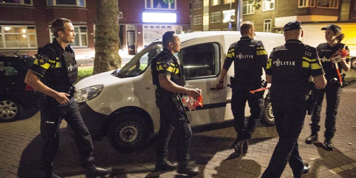 El chofer español de una camioneta que transportaba bombonas de gas sigue detenido.