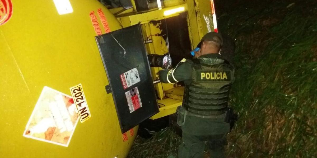 El acueducto de Cúcuta entregó un parte de tranquilidad tras conocerse la emergencia con el volcamiento de un camión cargado de ACPM, en cercanías al río Pamplonita, que abastece a esa capital.