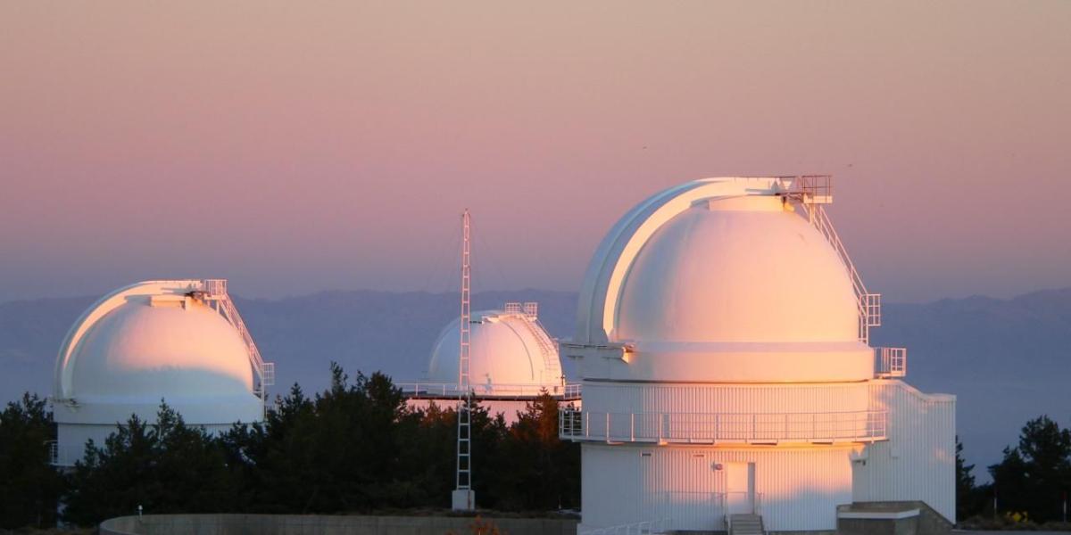 En el observatorio astronómico de Calar Alto se han registrado algunas imágenes cruciales para nuestro entendimiento del Universo en las últimas décadas.
