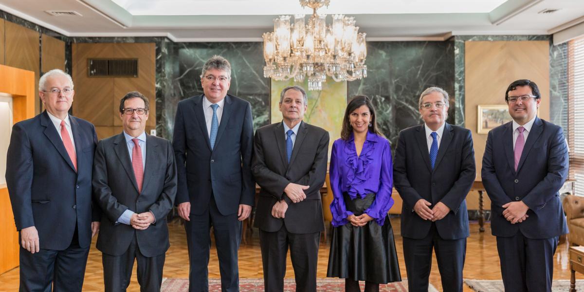 Algunos de los integrantes de la junta directiva del Banco de la República que dirigen la política monetaria.