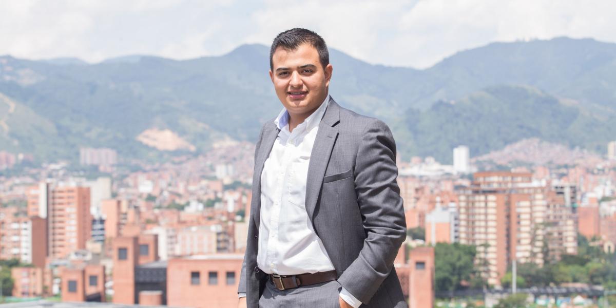 El nuevo secretario de Seguridad de Medellín, Andrés Tobón, es politólogo y magister en Estudios Humanísticos de la Universidad Eafit.