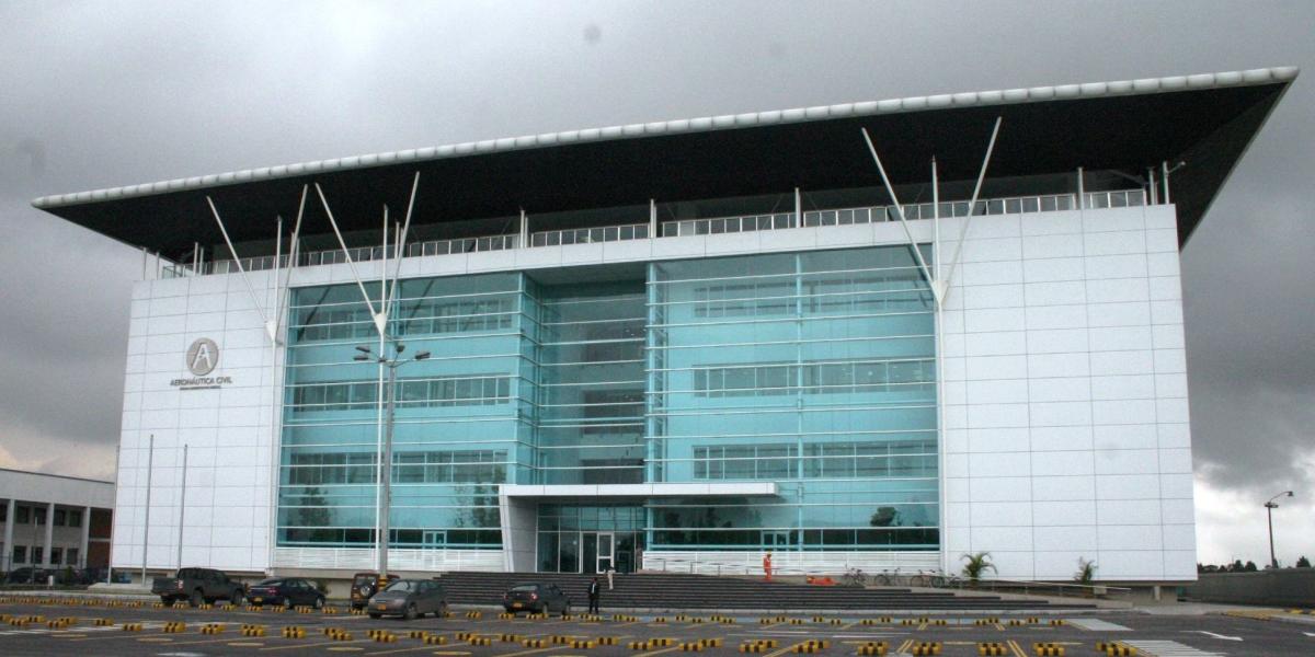 La disputa se registró por los vuelo de Avianca que transportará al papa Francisco dentro de Colombia.