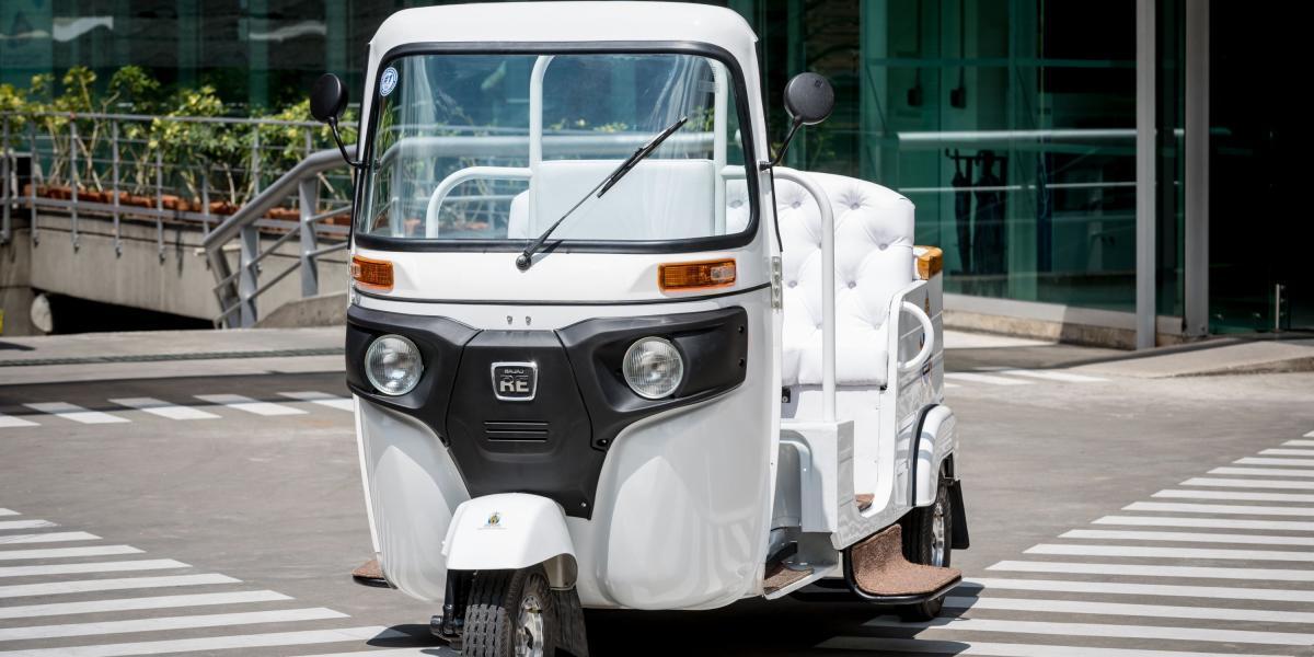El motocarro Torito RE es producido por el fabricante Bajaj en la India y alistado en Colombia por Auteco.