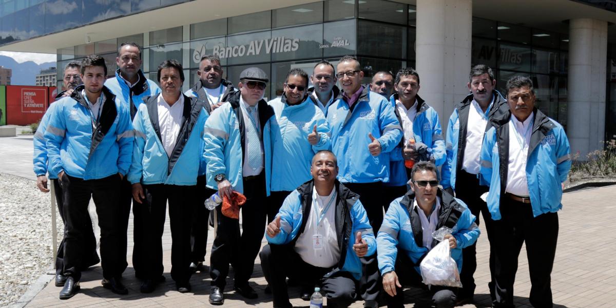 Este es el grupo de obreros de la Unidad de Mantenimiento Vial que pudo conocer de cerca al papa Francisco.