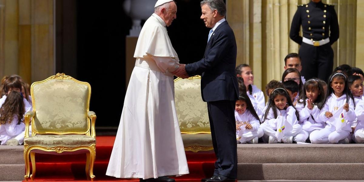 Con un mensaje de unidad llegó el papa Francisco a su encuentro con Santos