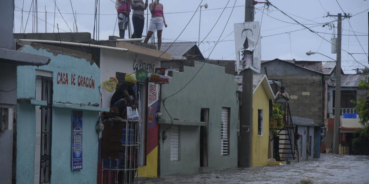 Más de 5.500 personas han sido evacuadas en República Dominicana a causa del poderoso huracán Irma de categoría 5.