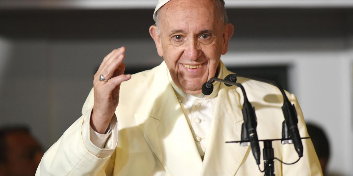 El papa Francisco llega este sábado a Medellín para realizar misa campal en el Olaya Herrera.