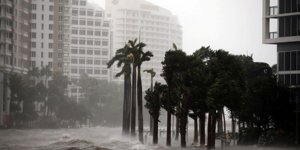Las calles de varias ciudades de la Florida se convirtieron en ríos tras el aumento del nivel del mar.