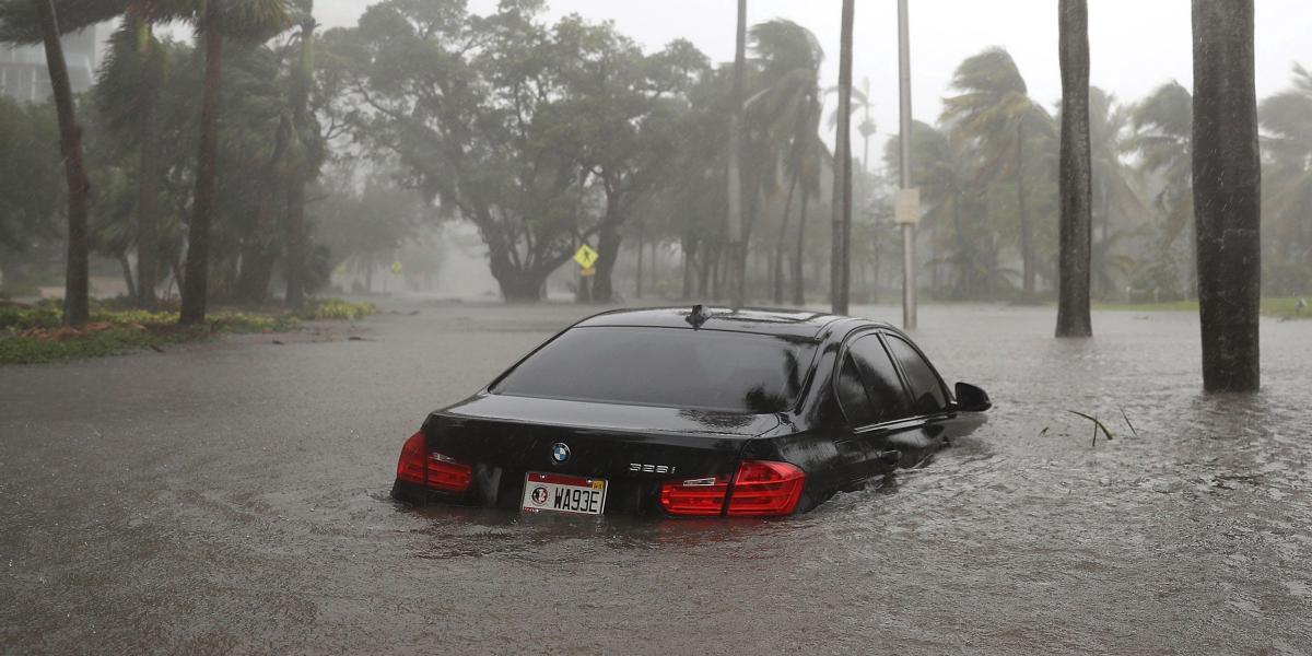 Irma atravesó los cayos del sur de Florida con fuerza de categoría 4 y vientos de 215 kilómetros por hora,